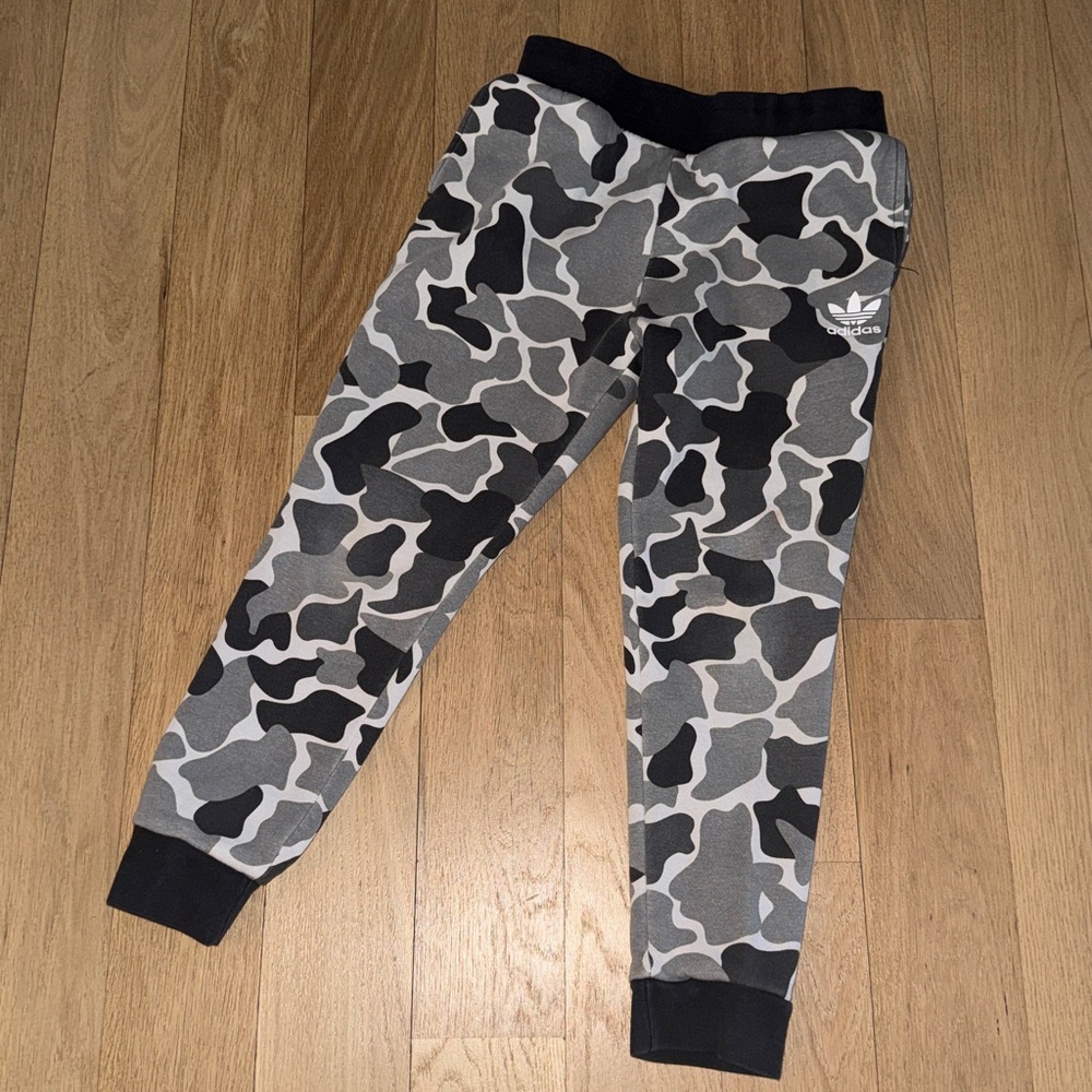 Adidas Kids Black and Gray Camo Jogger Sz S